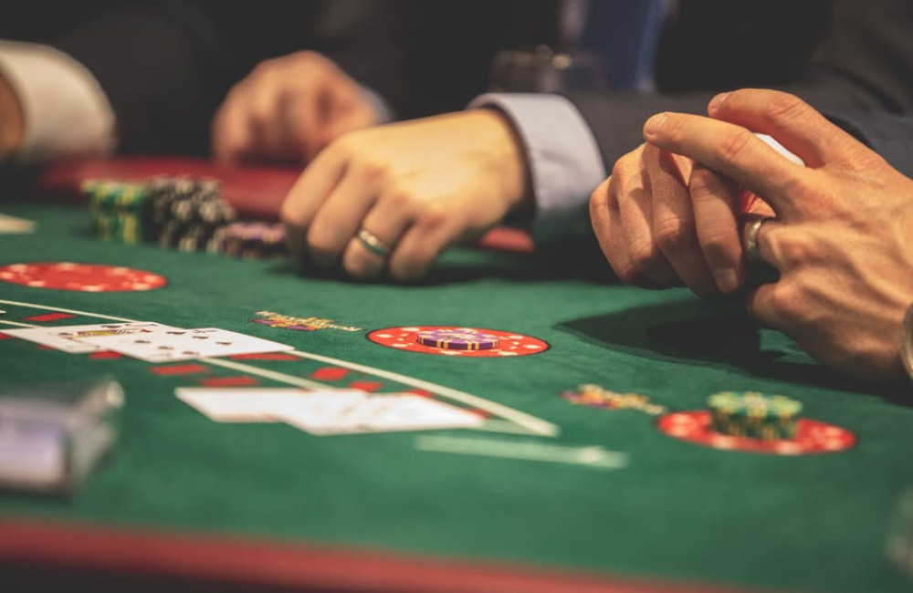 Hoe speel je mee met blackjack in het casino?